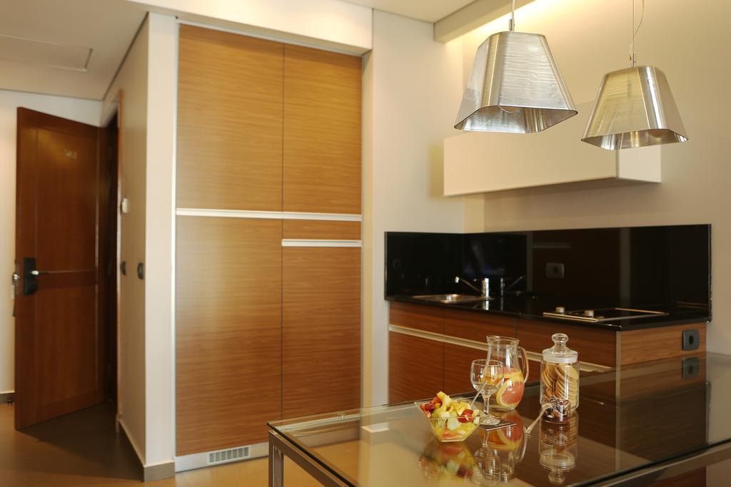 Parktower Suites Beirut Exterior foto